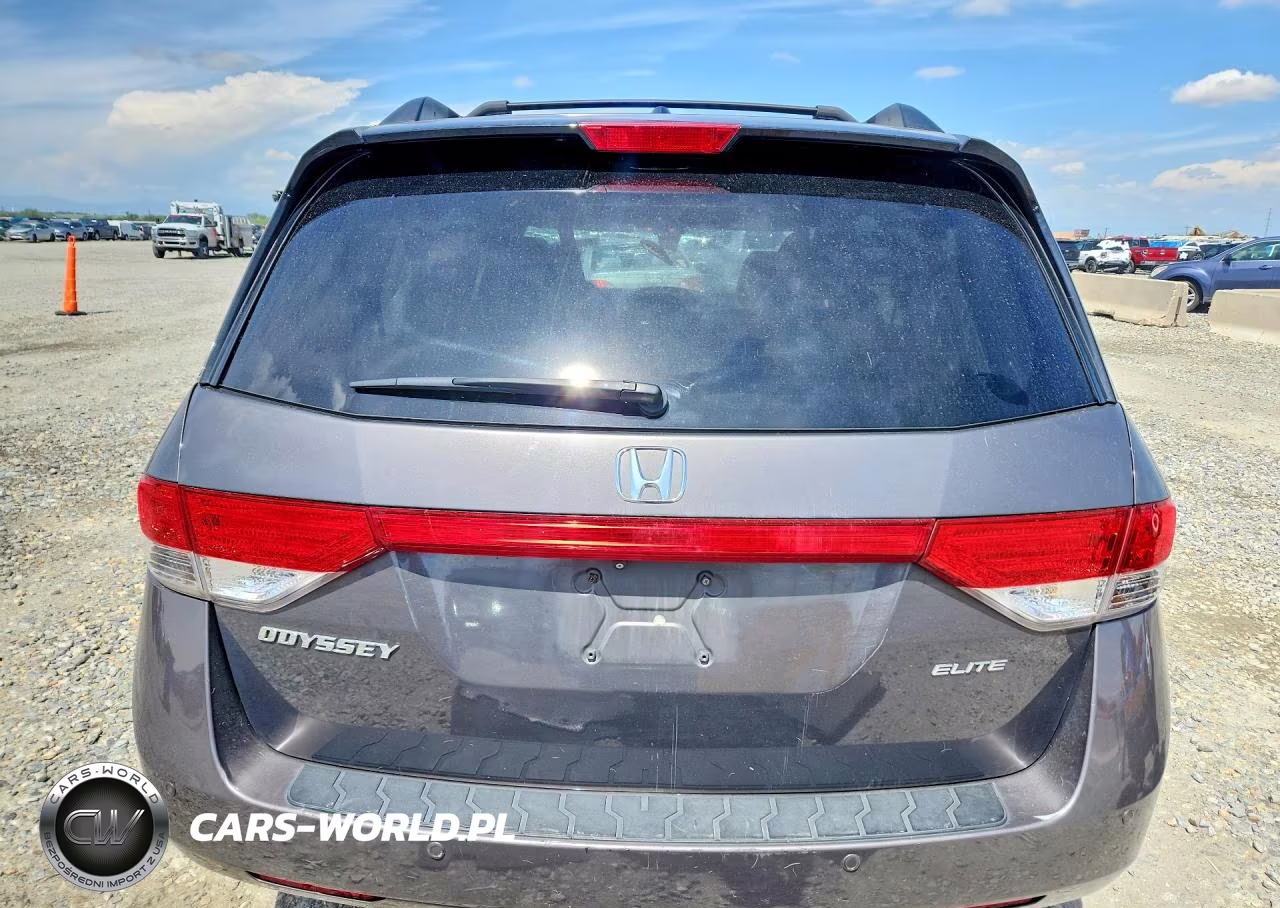 2015 Honda Odyssey Touring VIN:5FNRL5H97FB090773 - 6