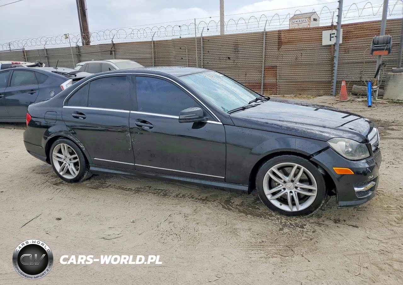2013 Mercedes-Benz C 300 4Matic VIN:WDDGF8AB1DR251774 - 4