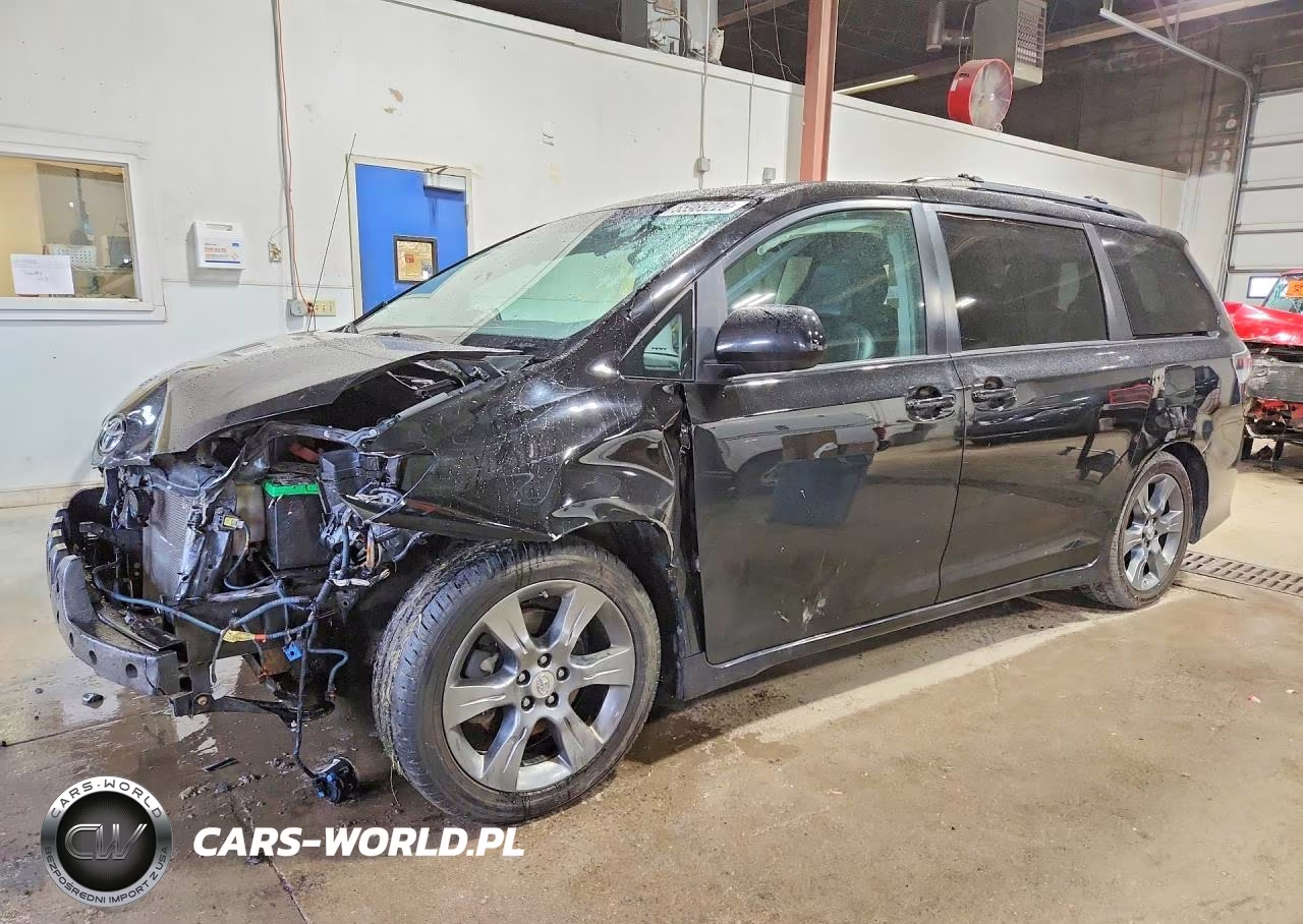 2025 Toyota Sienna Sport – zdjęcie 1 z 14