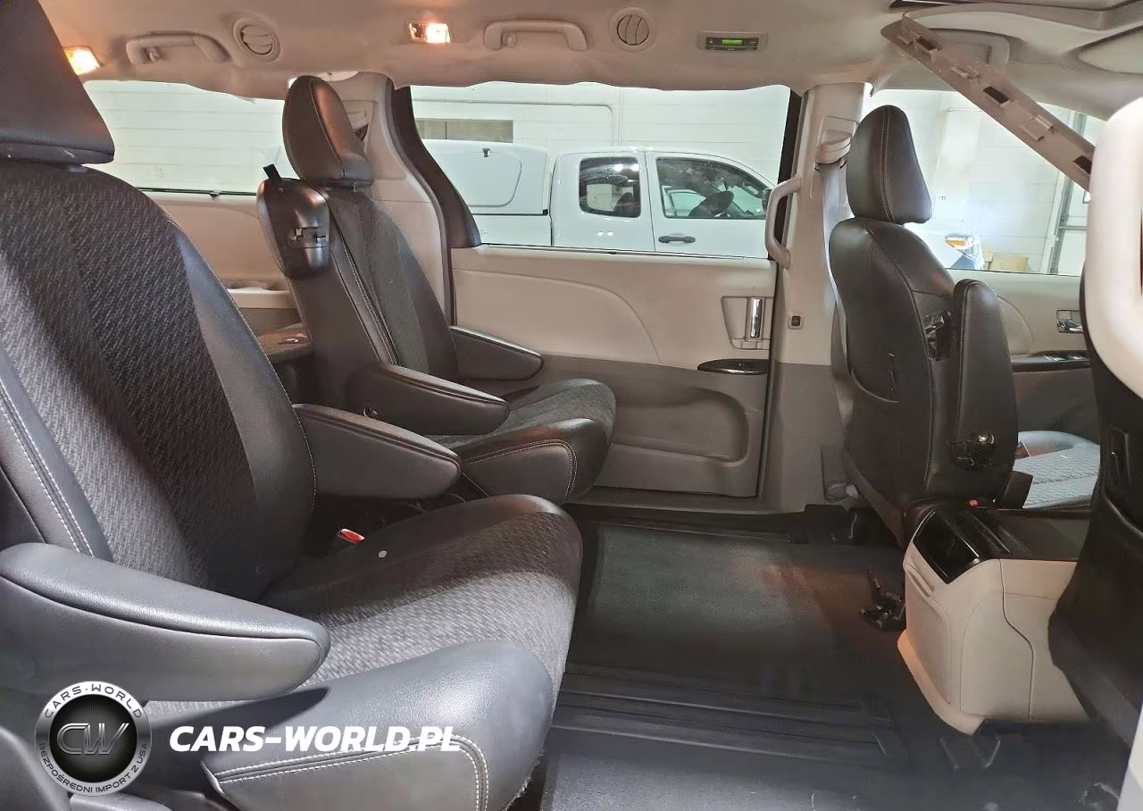 2025 Toyota Sienna Sport VIN:5TDXK3DC0BS064151 - 11