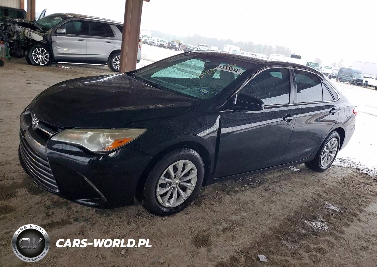 2015 Toyota Camry Le – zdjęcie 1 z 12