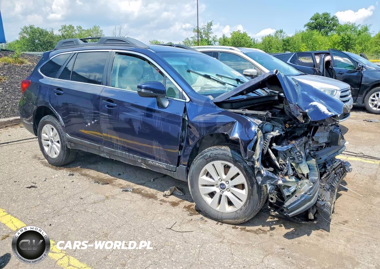 2018 Subaru Outback 2.5I Premium VIN:4S4BSAFC2J3254427 - 4