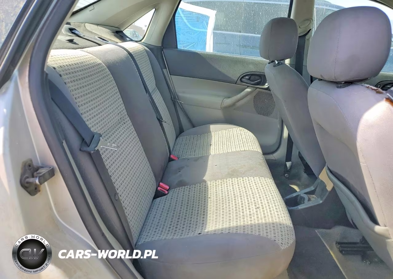 2007 Ford Focus VIN:1FAHP34NX7W232124 - 10