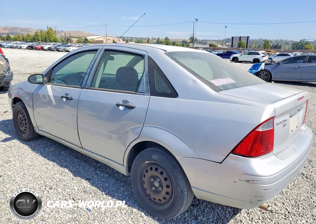 2007 Ford Focus VIN:1FAHP34NX7W232124 - 2