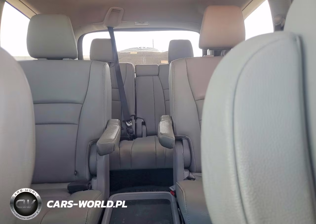 2019 Honda Pilot Touring VIN:5FNYF6H69KB076494 - 10