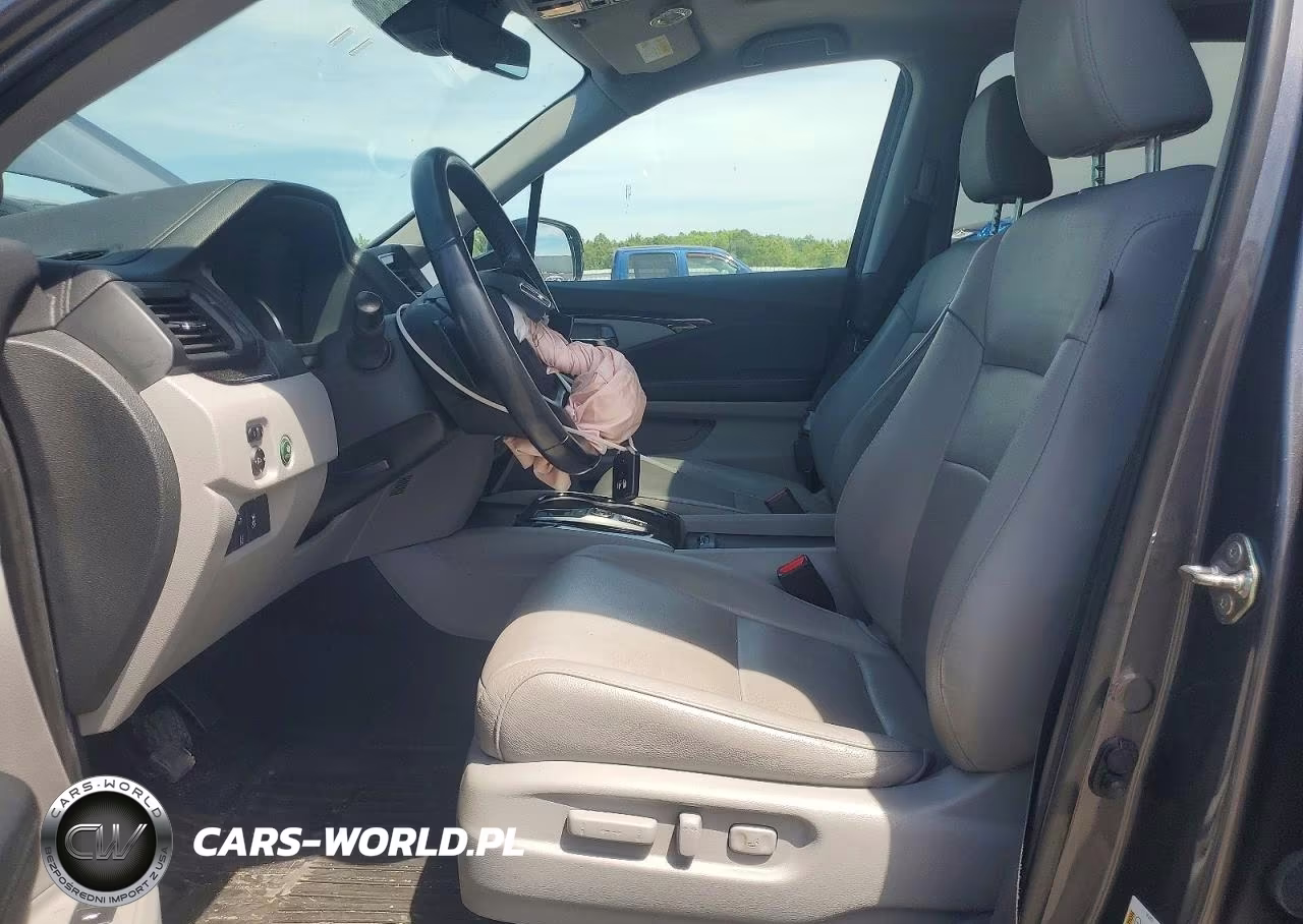 2019 Honda Pilot Touring VIN:5FNYF6H69KB076494 - 7