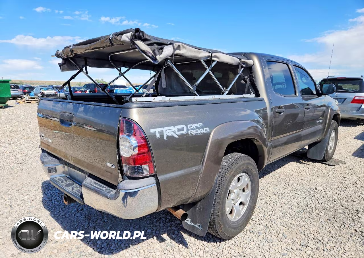 2014 Toyota Tacoma Double Cab VIN:3TMLU4EN0EM137683 - 3