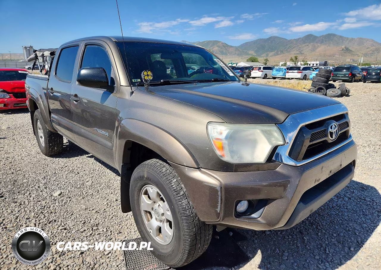 2014 Toyota Tacoma Double Cab VIN:3TMLU4EN0EM137683 - 4