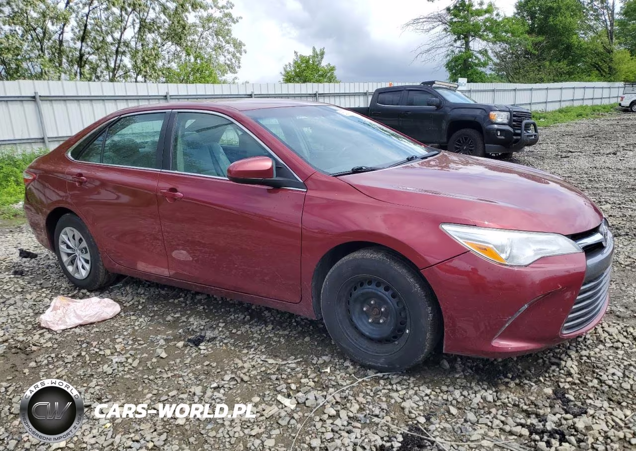 2017 Toyota Camry Le VIN:4T1BF1FK6HU632927 - 4
