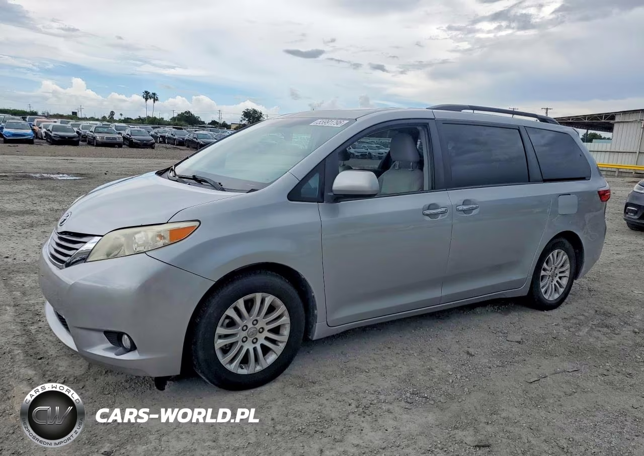 2017 Toyota Sienna Xle Premium 8-Passenger