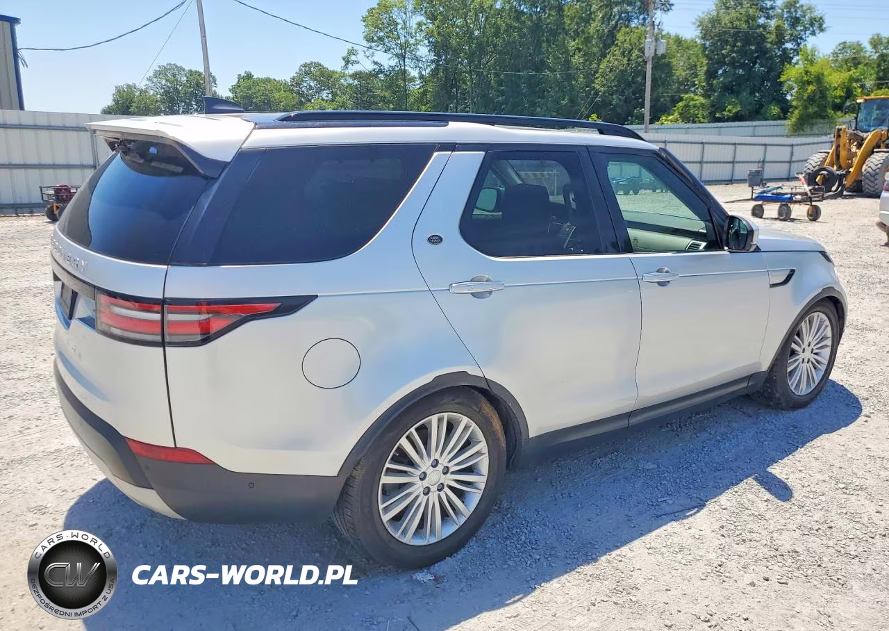 2017 Land Rover Discovery VIN:SALRHBBV7HA028185 - 3