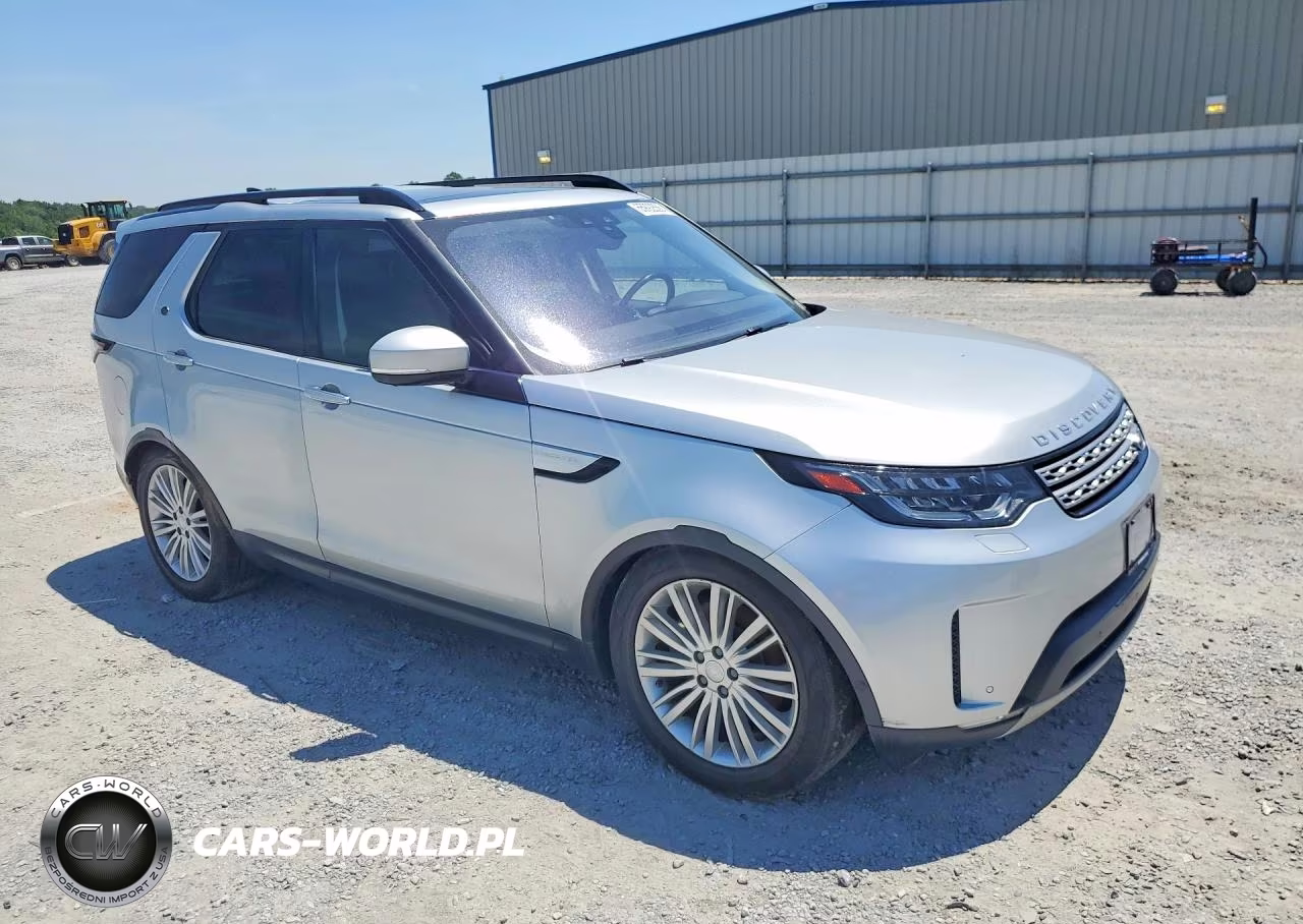 2017 Land Rover Discovery VIN:SALRHBBV7HA028185 - 4