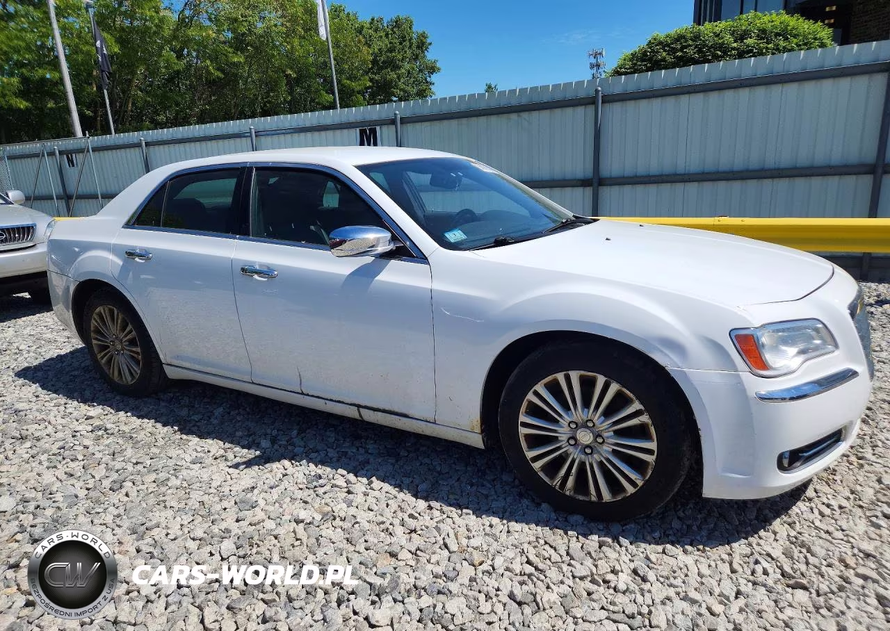 2013 Chrysler 300C VIN:2C3CCAKT7DH508795 - 4