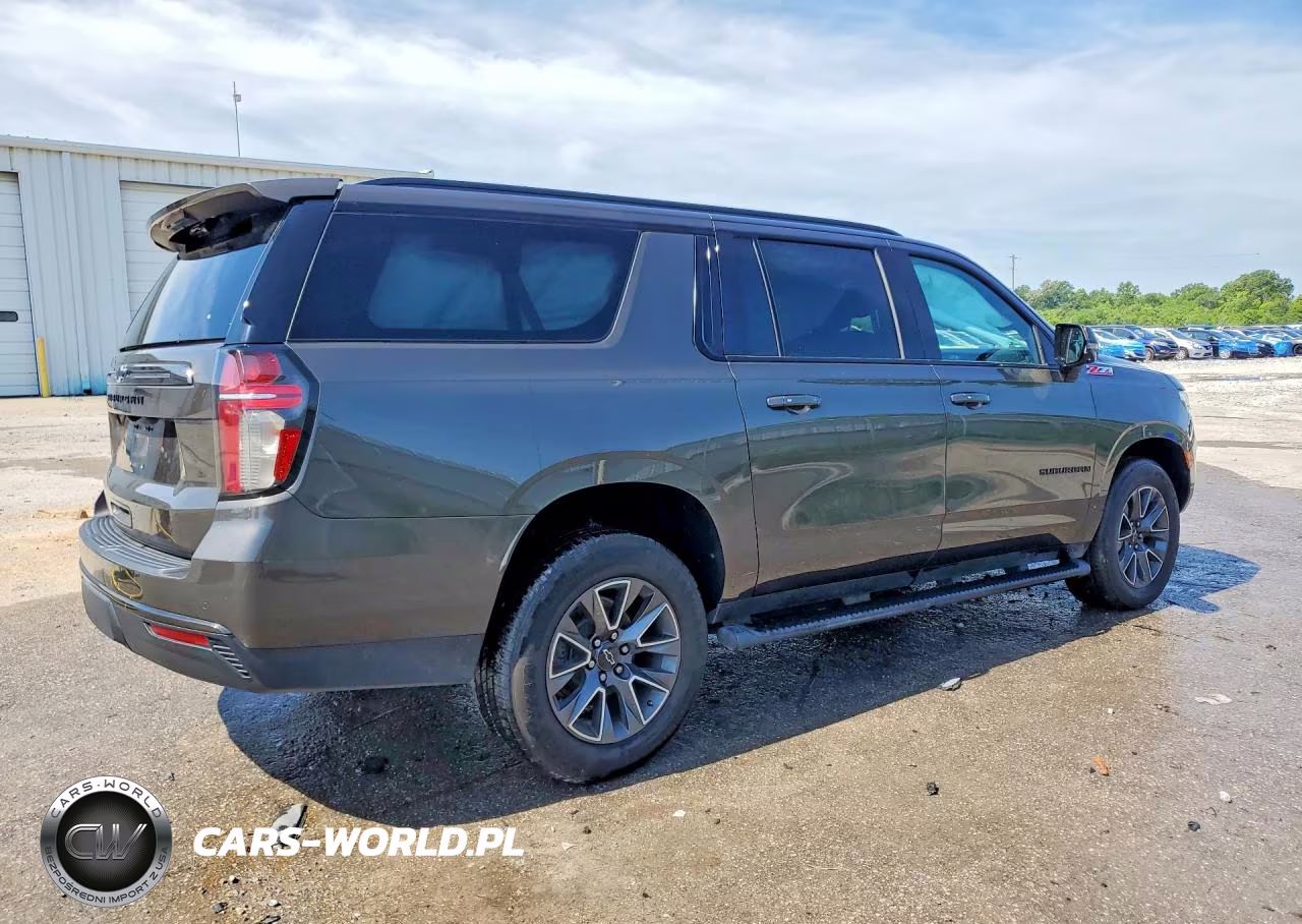 2021 Chevrolet Suburban K1500 Z71 VIN:1GNSKDKD3MR175653 - 3