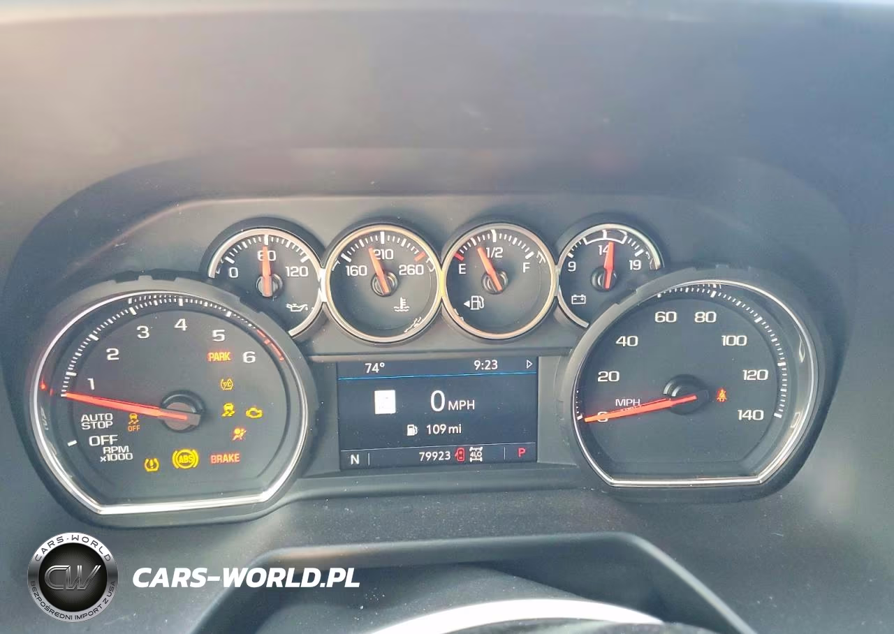 2021 Chevrolet Suburban K1500 Z71 VIN:1GNSKDKD3MR175653 - 9