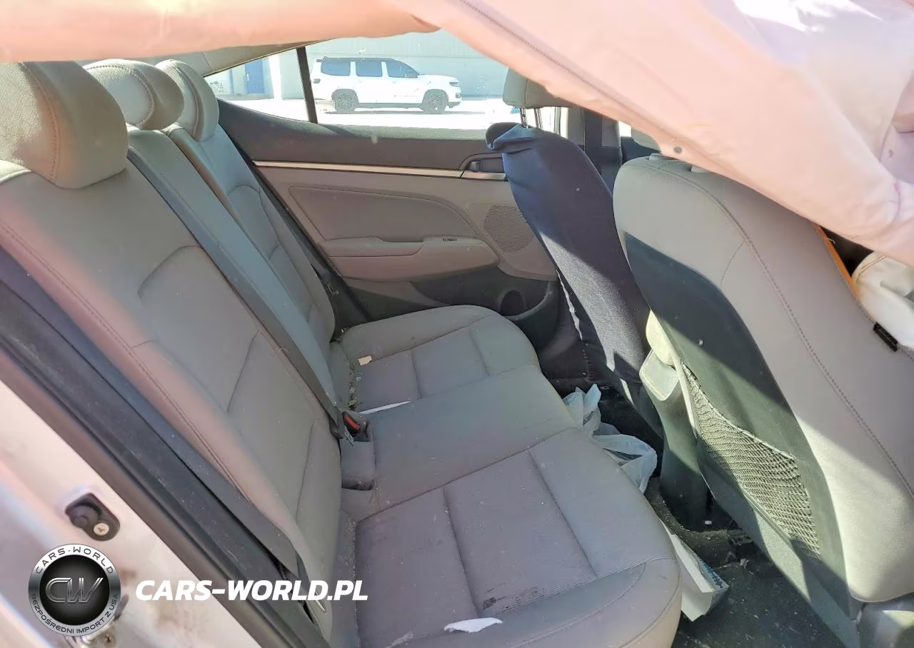 2018 Hyundai Elantra Value Edition VIN:KMHD84LF6JU533431 - 10