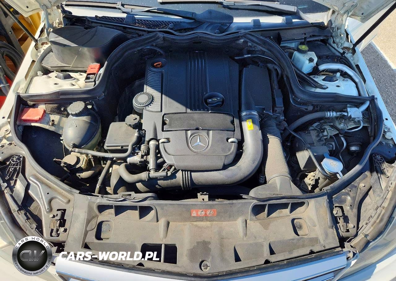 2012 Mercedes-Benz C 250 VIN:WDDGF4HB7CA682065 - 11
