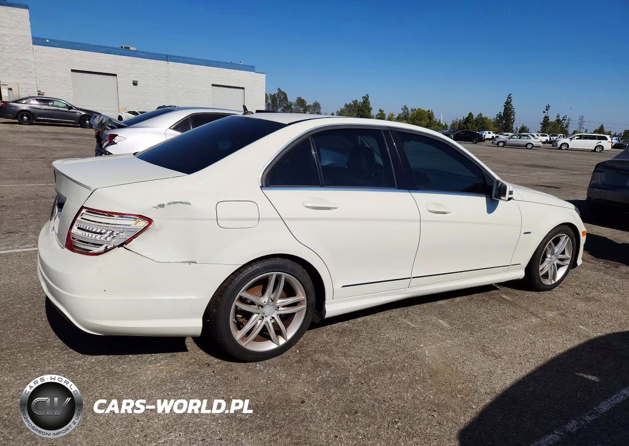 2012 Mercedes-Benz C 250 VIN:WDDGF4HB7CA682065 - 3
