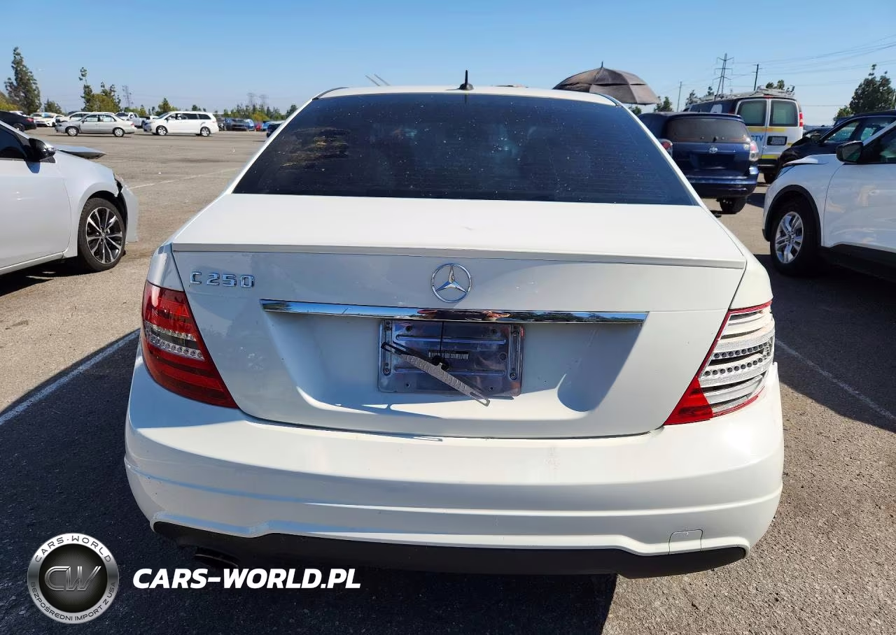 2012 Mercedes-Benz C 250 VIN:WDDGF4HB7CA682065 - 6