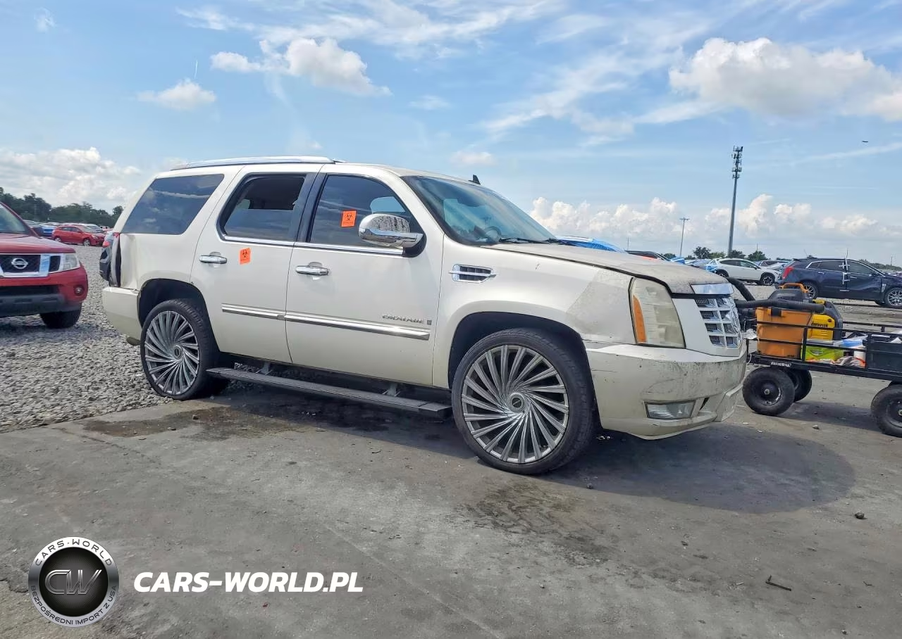 2008 Cadillac Escalade Luxury VIN:1GYFK63868R101411 - 4