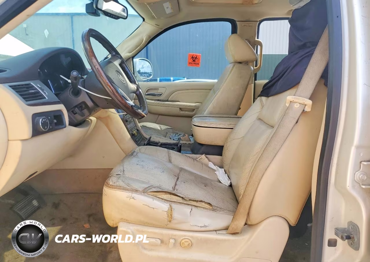 2008 Cadillac Escalade Luxury VIN:1GYFK63868R101411 - 7