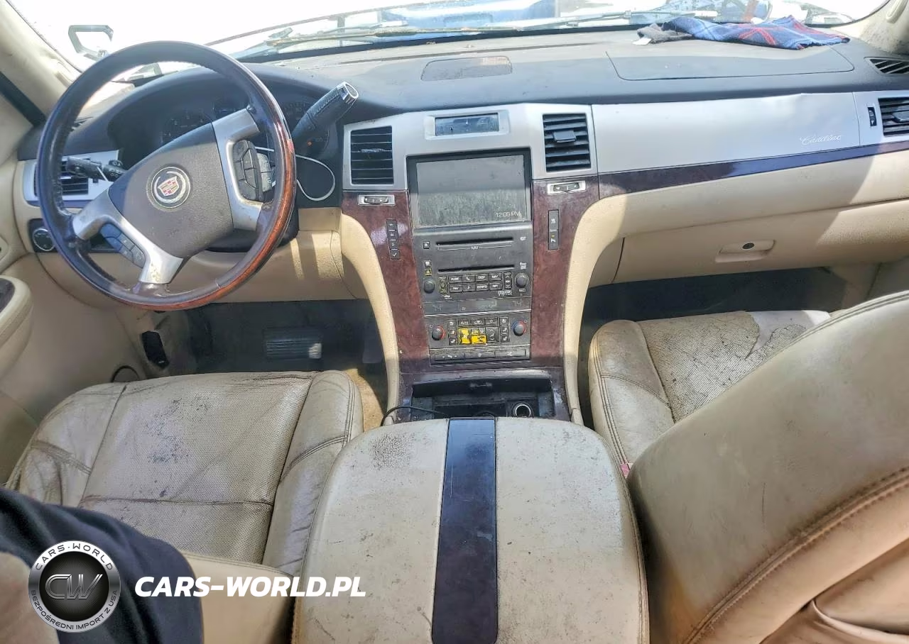 2008 Cadillac Escalade Luxury VIN:1GYFK63868R101411 - 8