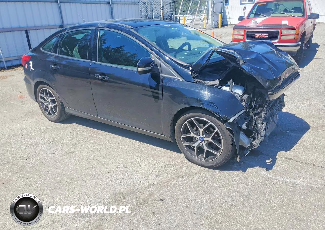 2017 Ford Focus Sel VIN:1FADP3H28HL253331 - 4
