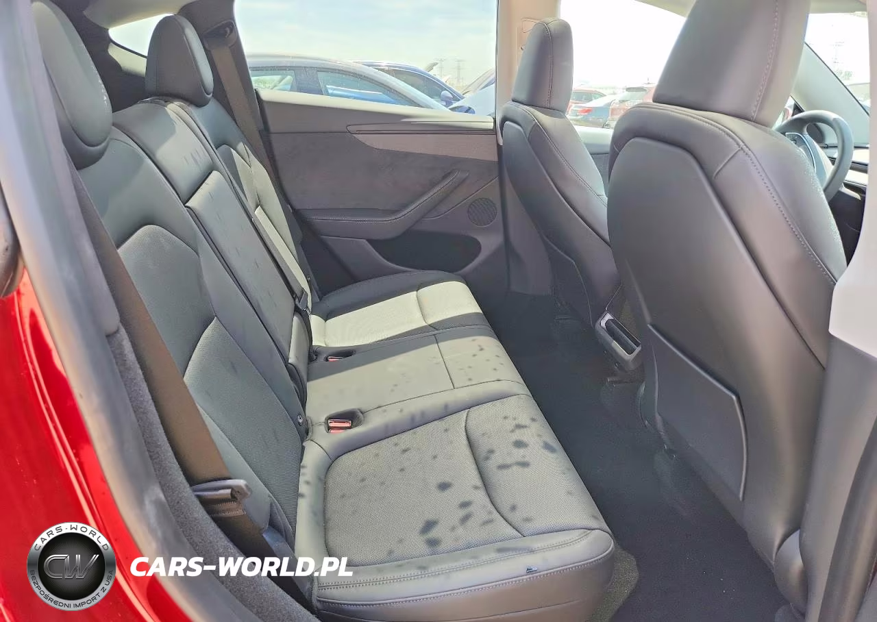 2026 Tesla Model Y VIN:7SAYGDEE5TF397692 - 10