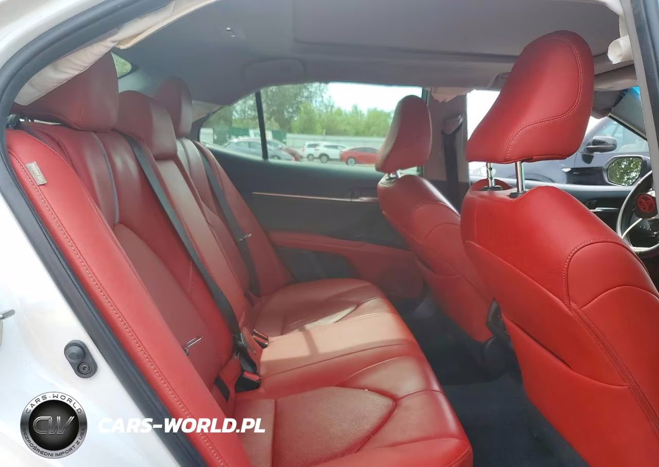 2018 Toyota Camry Xse VIN:4T1B61HK0JU073183 - 10