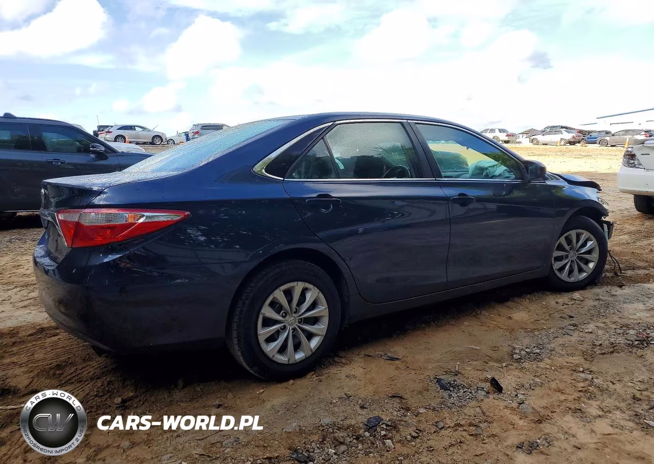 2016 Toyota Camry Le VIN:4T4BF1FK6GR575634 - 3