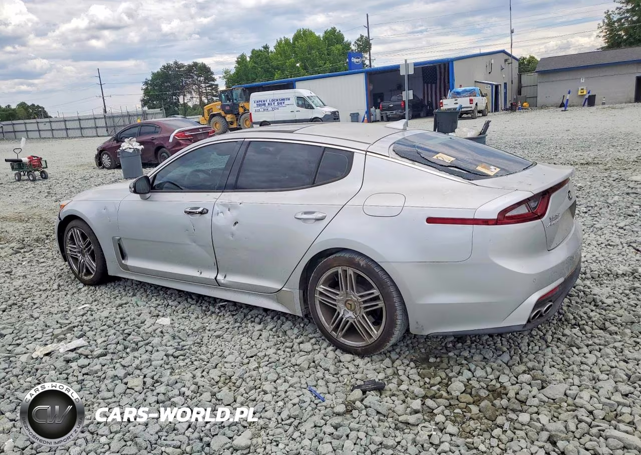 2018 Kia Stinger Premium VIN:KNAE25LA6J6015292 - 2