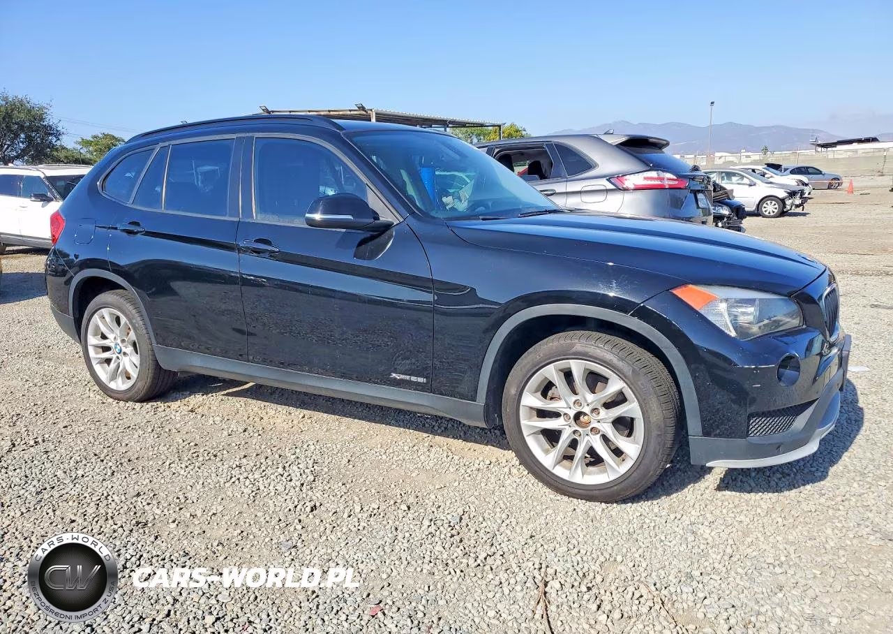 2015 BMW X1 xDrive28I VIN:WBAVL1C51FVY37360 - 4