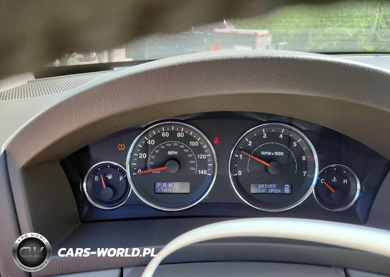 2009 Jeep Grand Cherokee Laredo VIN:1J8HR48P49C553398 - 9