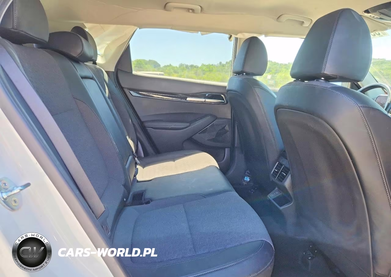 2024 Kia Seltos S VIN:KNDEU2AAXR7526962 - 11