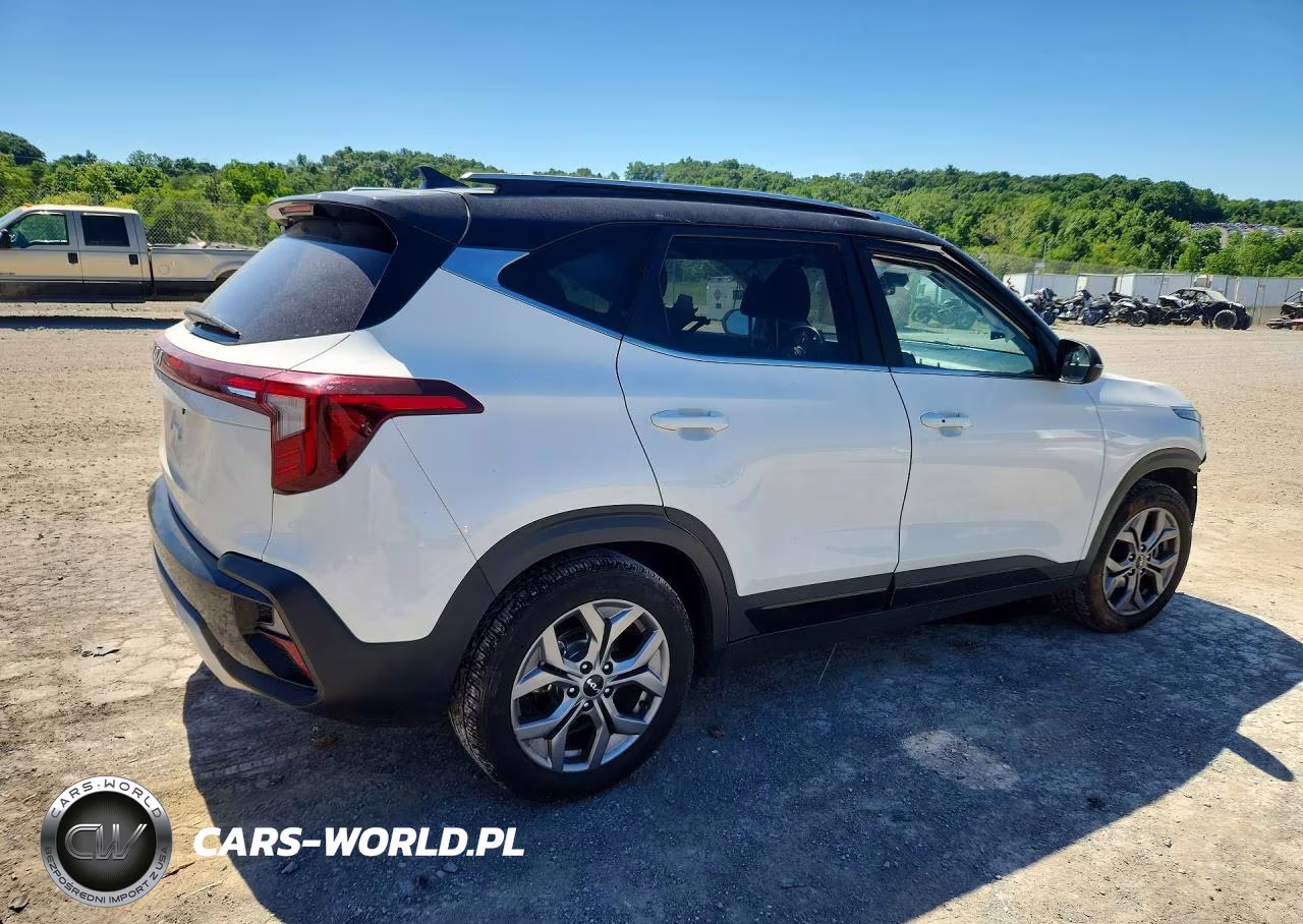 2024 Kia Seltos S VIN:KNDEU2AAXR7526962 - 3