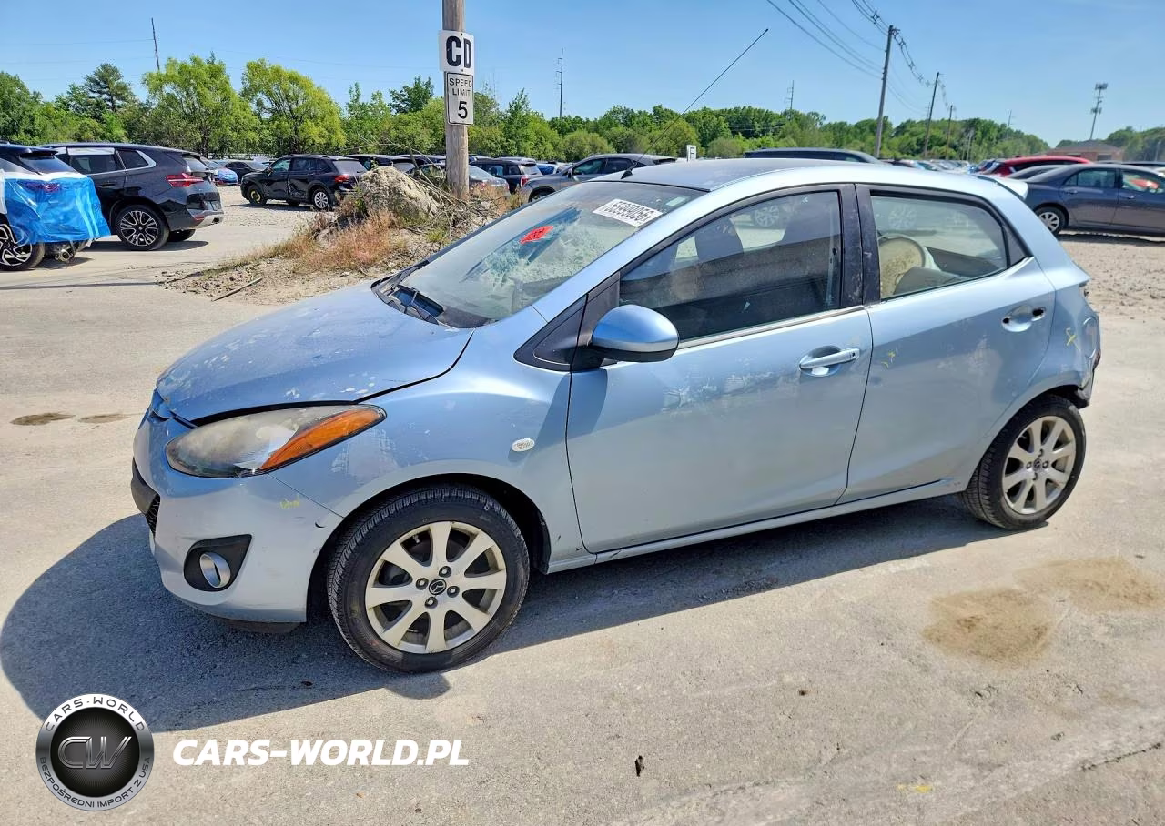 2013 Mazda Mazda2 – zdjęcie 1 z 12