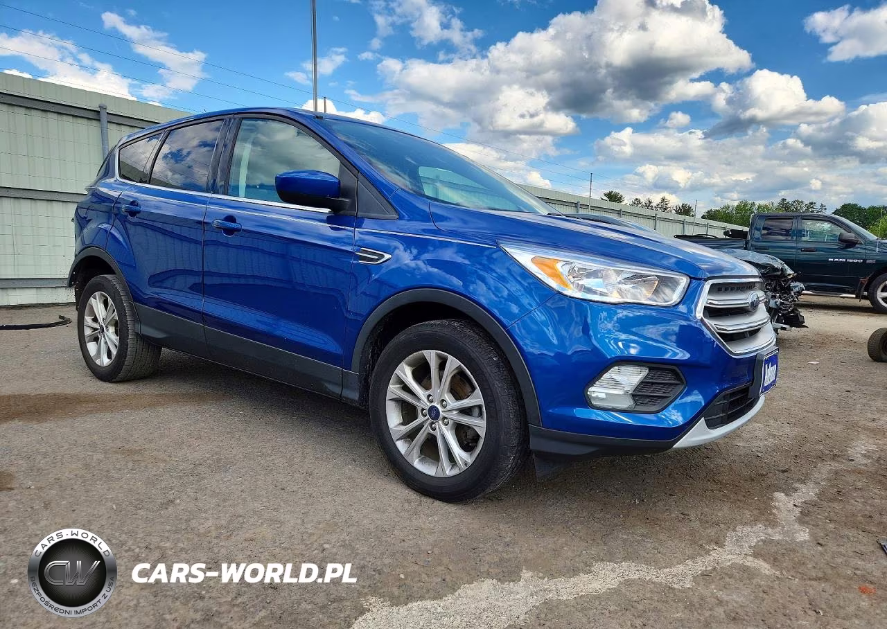 2017 Ford Escape Se VIN:1FMCU0GD0HUE83421 - 4