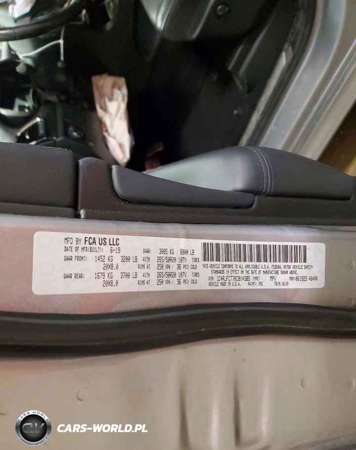 2019 Jeep Grand Cherokee Overland VIN:1C4RJFCT7KC814385 - 14