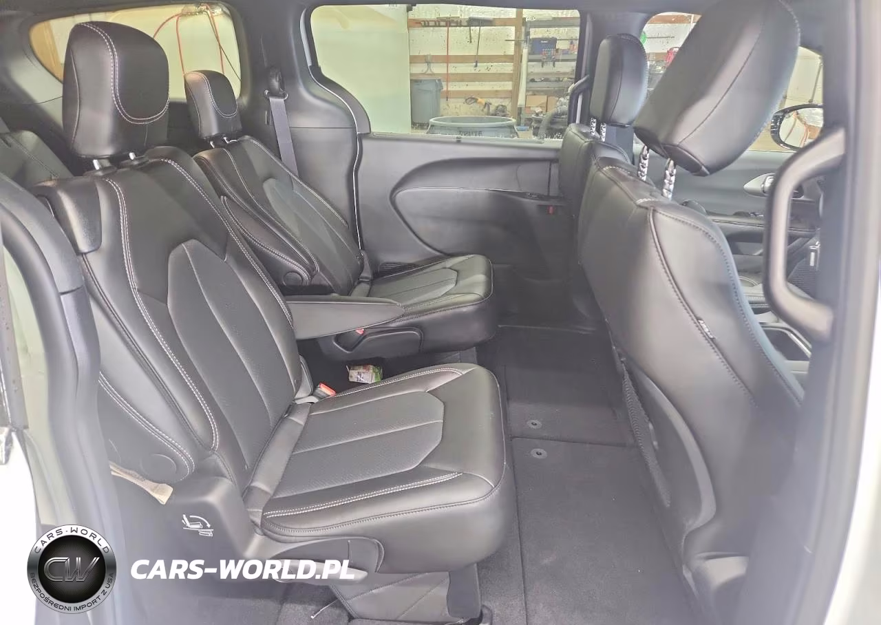 2027 Chrysler Pacifica Select VIN:2C4RC1BG7VR556169 - 11