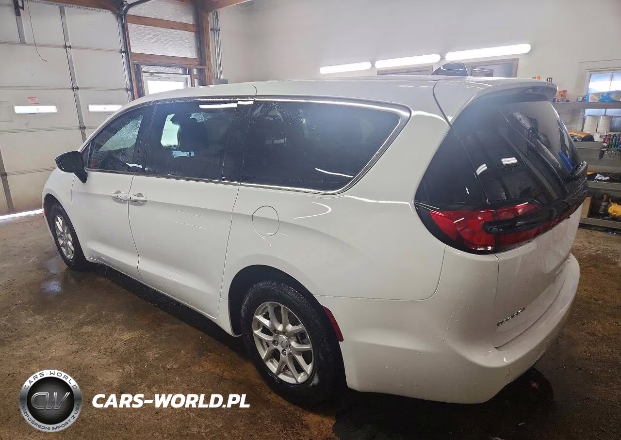 2027 Chrysler Pacifica Select VIN:2C4RC1BG7VR556169 - 2