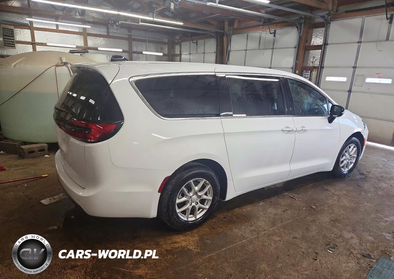 2027 Chrysler Pacifica Select VIN:2C4RC1BG7VR556169 - 3