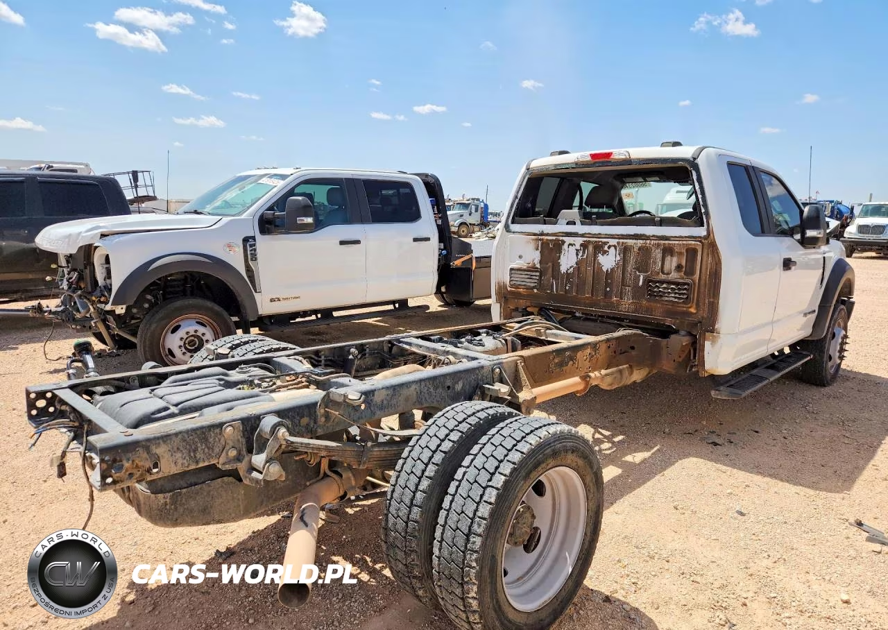 2022 Ford F550 Super Duty VIN:1FD0X5HT2NEG17929 - 3
