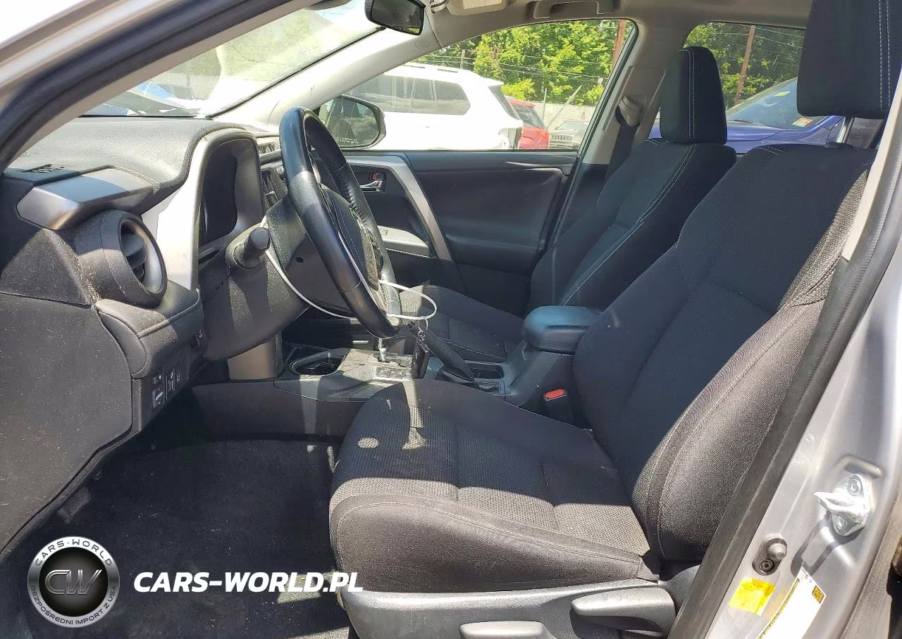 2018 Toyota Rav4 Xle VIN:JTMRFREV2JD254110 - 7