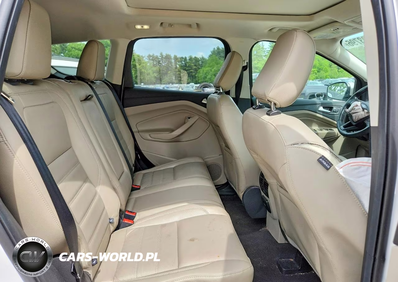 2019 Ford Escape Titanium VIN:1FMCU9J96KUC42687 - 11