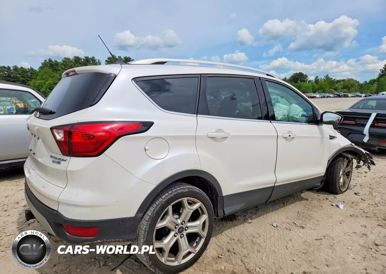 2019 Ford Escape Titanium VIN:1FMCU9J96KUC42687 - 3