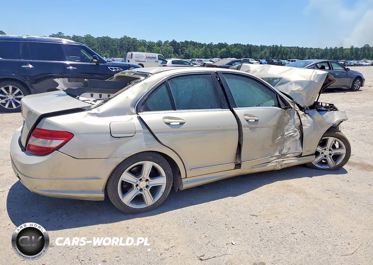 2011 Mercedes-Benz C 300 VIN:WDDGF5EB7BR135226 - 3