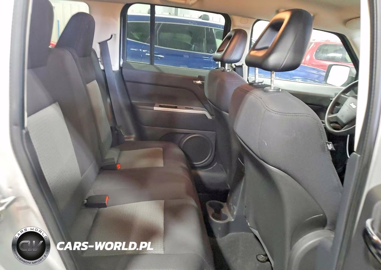 2008 Jeep Patriot Sport VIN:1J8FT28W78D574128 - 10