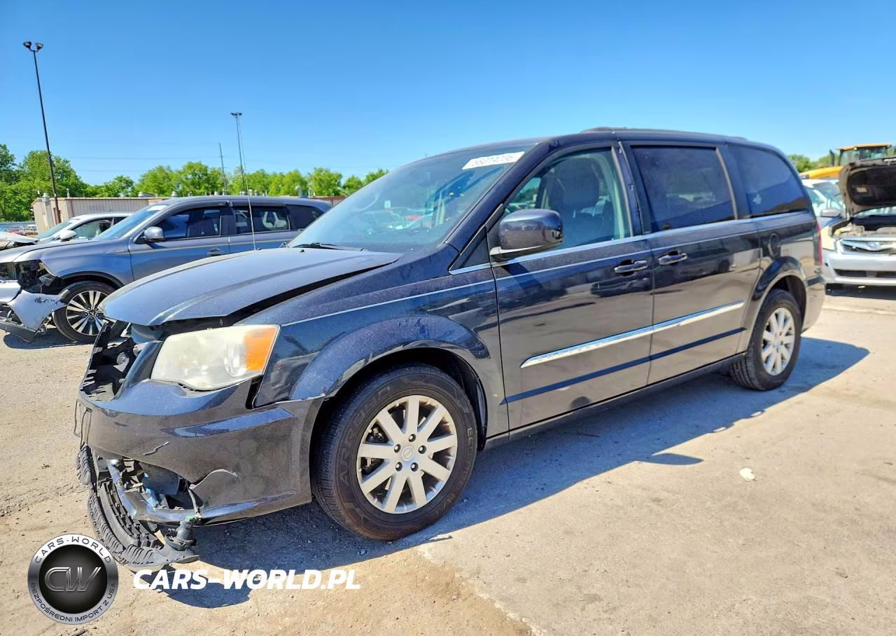 2014 Chrysler Town & Country Touring – zdjęcie 1 z 13