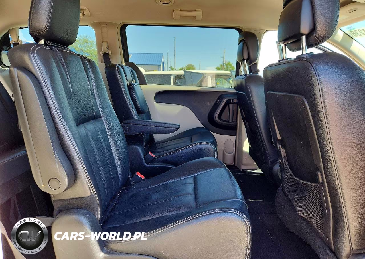 2014 Chrysler Town & Country Touring VIN:2C4RC1BG5ER269610 - 11