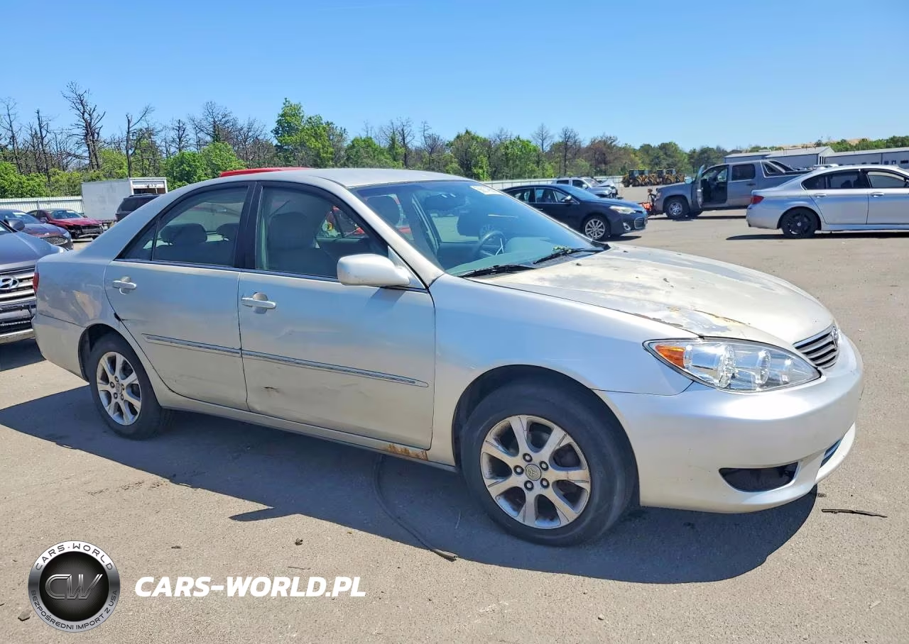 2005 Toyota Camry Xle VIN:4T1BE30K75U616383 - 4
